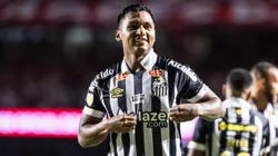 Alfredo Morelos em campo pelo Santos. Foto: Abner Dourado/AGIF