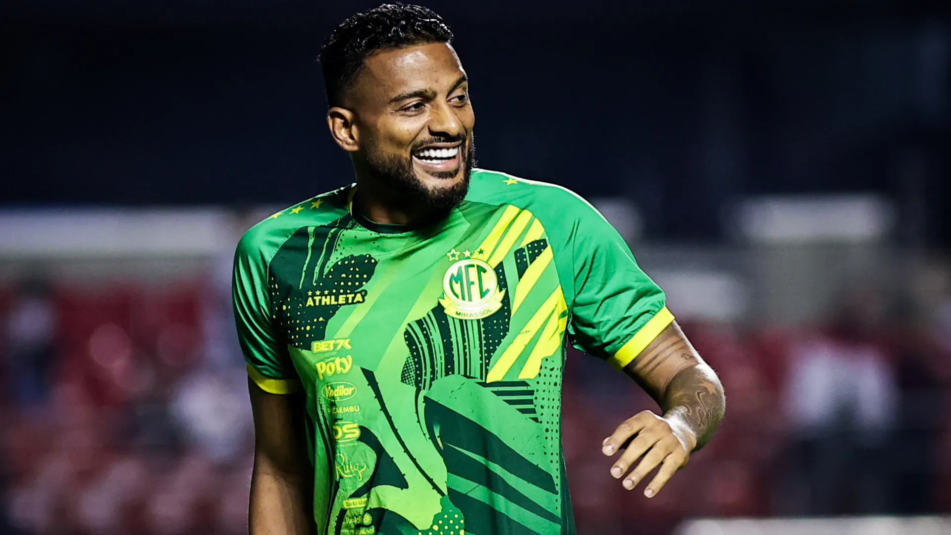 Torcida do Vasco pede Reinaldo para a próxima temporada – Foto: Fabio Giannelli/AGIF