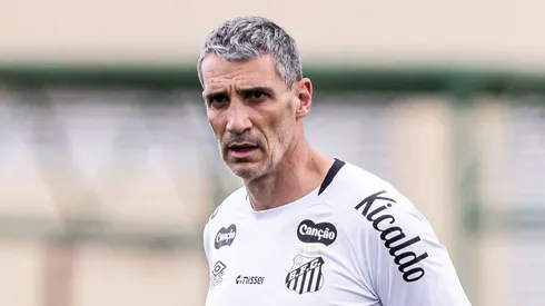 Vojvoda técnico do Santos toma decisão sobre Neymar