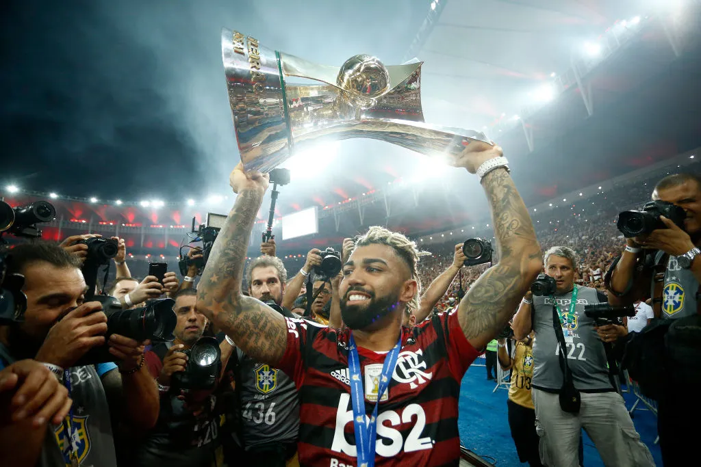 Com uma arrancada magistral no segundo turno, o Flamengo voltou a vencer o Brasileirão após 10 anos. Foto:  Wagner Meier/Getty Images)