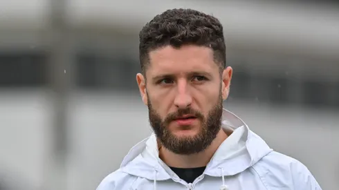 Zé Rafael durante treino no CT Rei Pelé.