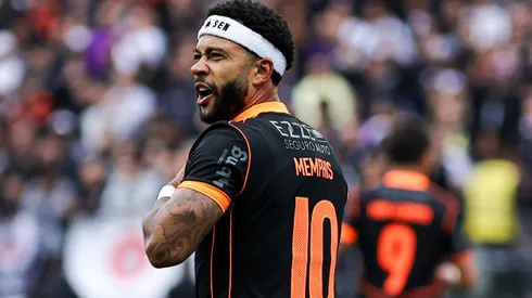 SP - SAO PAULO - 09/11/2025 - BRASILEIRO A 2025, CORINTHIANS X CEARA - Memphis Depay jogador do Corinthians durante partida contra o Ceara no estadio Arena Corinthians pelo campeonato Brasileiro A 2025. Foto: Fabio Giannelli/AGIF