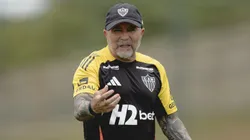 Sampaoli comanda treino na Cidade do Galo