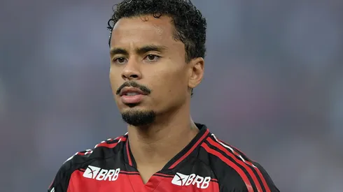 Volante tem o futuro incerto - Foto: Thiago Ribeiro/AGIF.