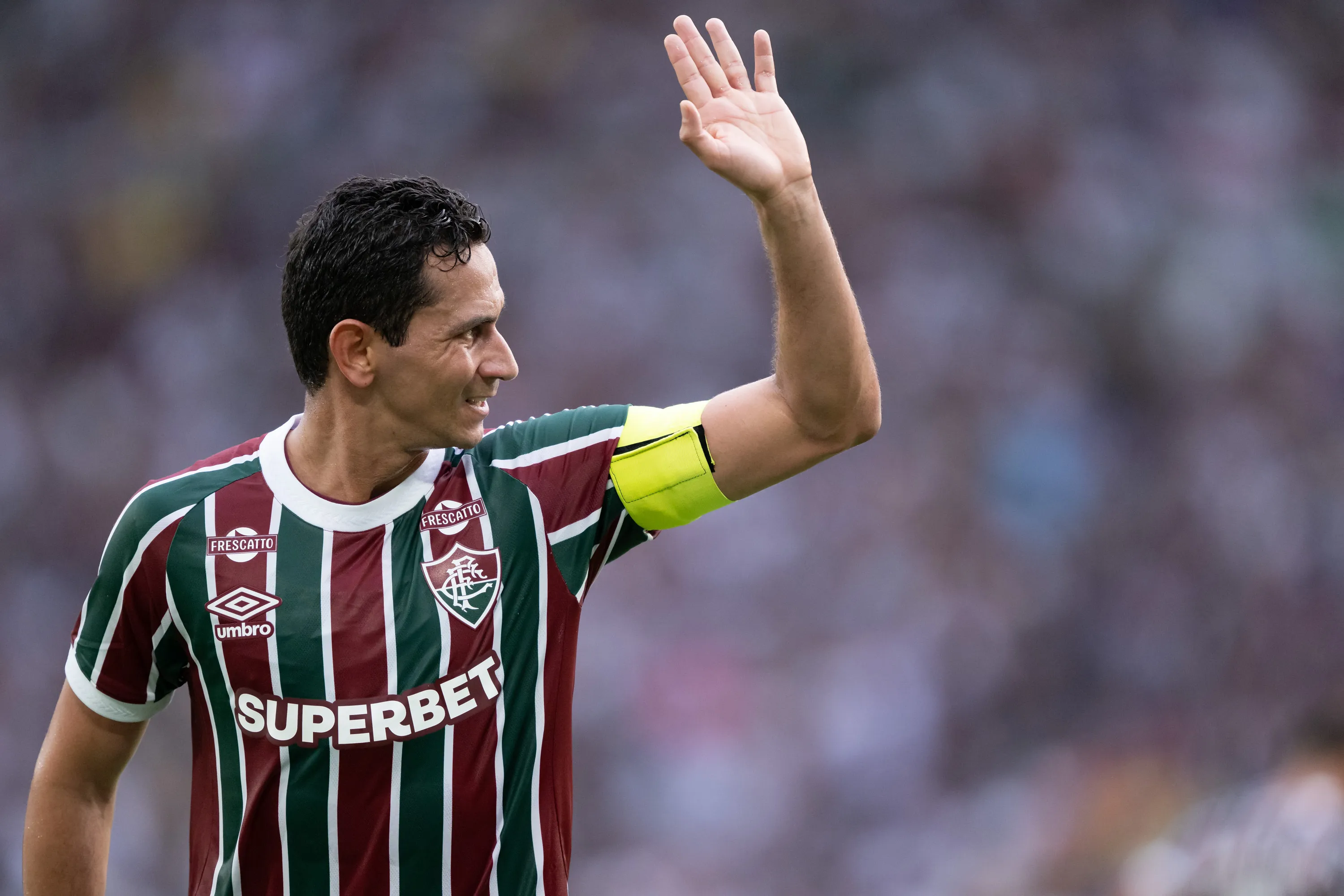 RJ – RIO DE JANEIRO – 16/08/2025 – BRASILEIRO A 2025, FLUMINENSE X FORTALEZA – Paulo Henrique Ganso jogador do Fluminense lamenta durante partida contra o Fortaleza no estadio Maracana pelo campeonato Brasileiro A 2025. Foto: Jorge Rodrigues/AGIF