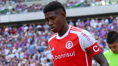 Vitão, zagueiro do Internacional em partida pelo campeonato brasileiro (Foto: Ricardo Duarte ; SCI)