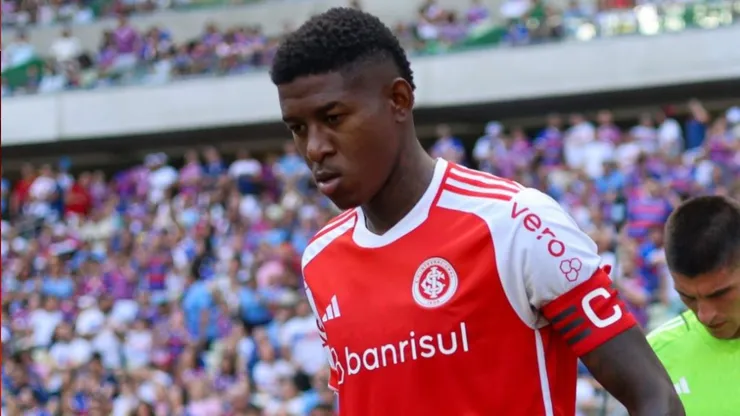 Vitão, zagueiro do Internacional em partida pelo campeonato brasileiro (Foto: Ricardo Duarte ; SCI)