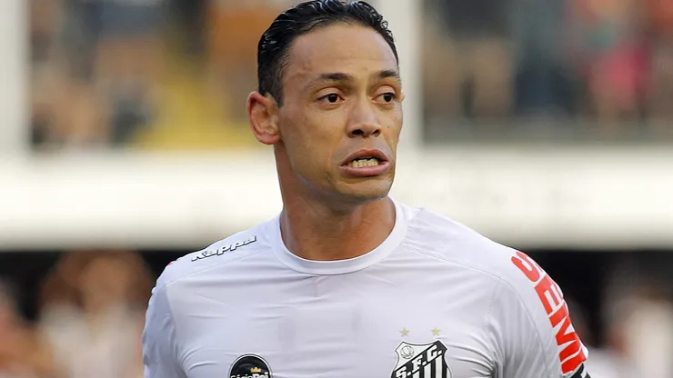 Ricardo Oliveira sempre brilhou com a camisa do Santos em clássicos