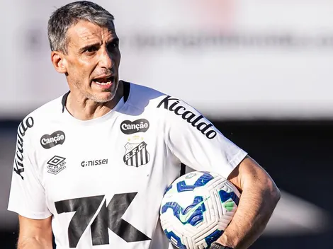 Vojvoda faz testes táticos e deve mudar o Santos contra o Palmeiras