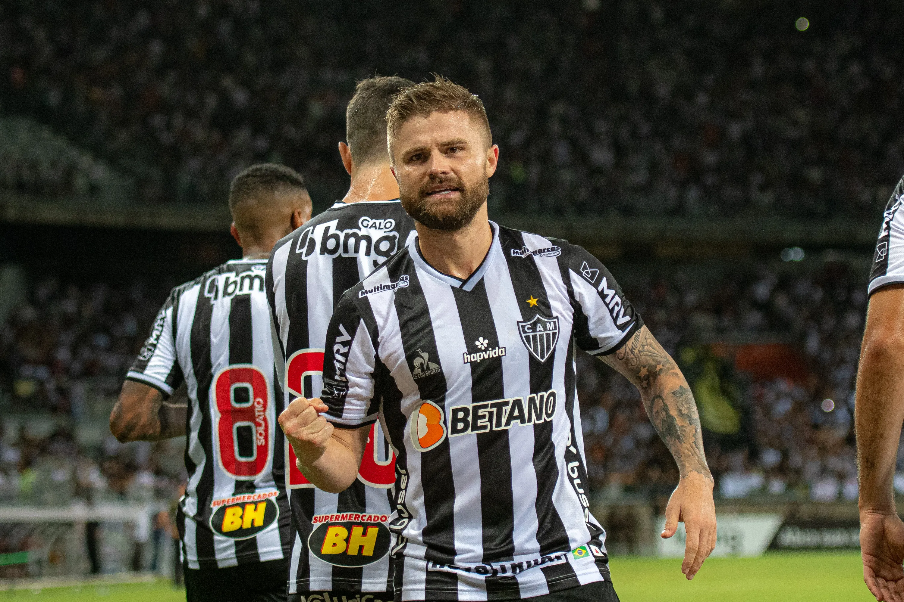 Sasha comemorando gol nos tempos de Galo. Foto: Alessandra Torres/AGIF