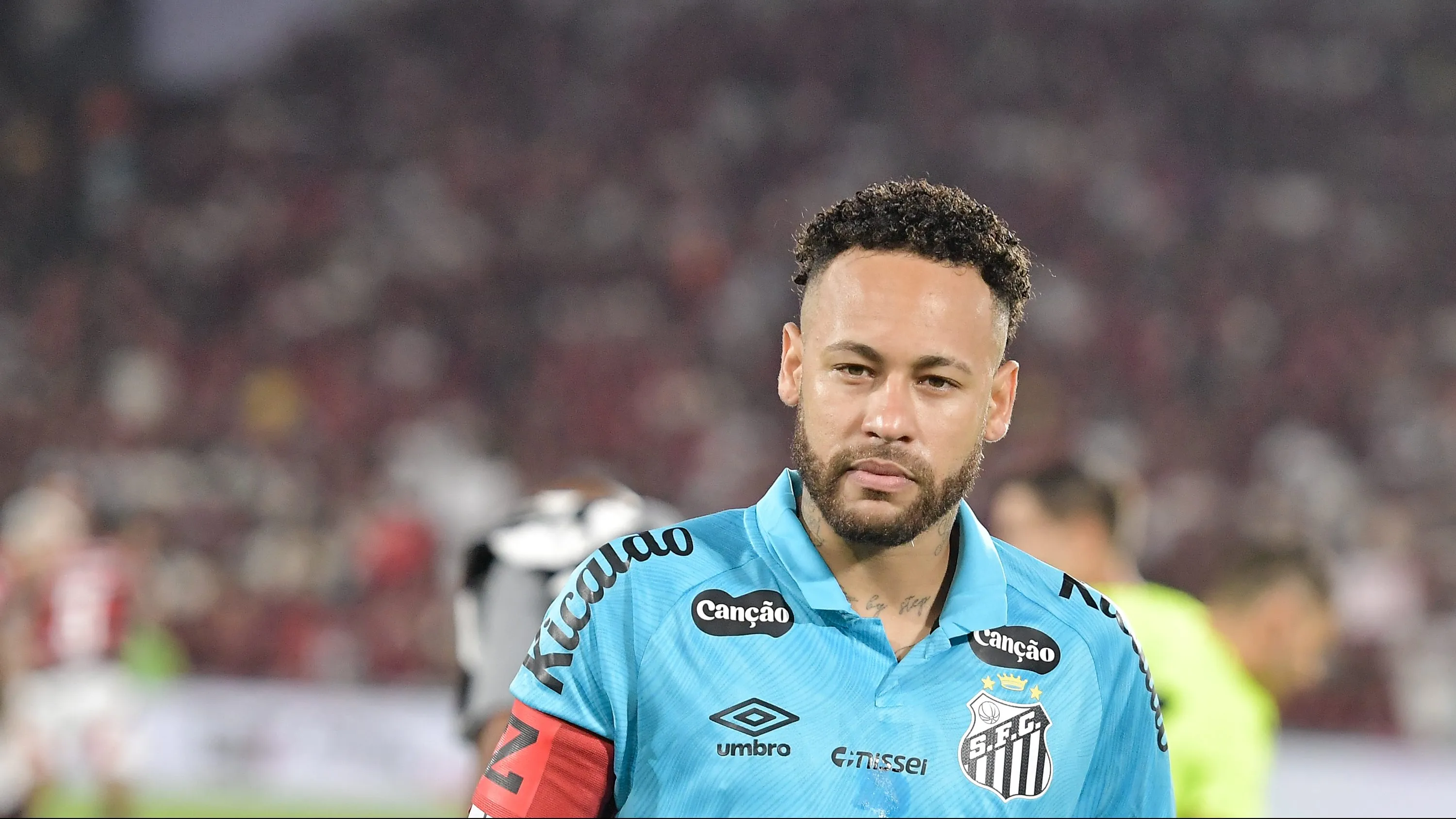 RJ – RIO DE JANEIRO – 09/11/2025 – BRASILEIRO A 2025, FLAMENGO X SANTOS – Neymar jogador do Santos durante partida contra o Flamengo no estadio Maracana pelo campeonato Brasileiro A 2025. Foto: Thiago Ribeiro/AGIF