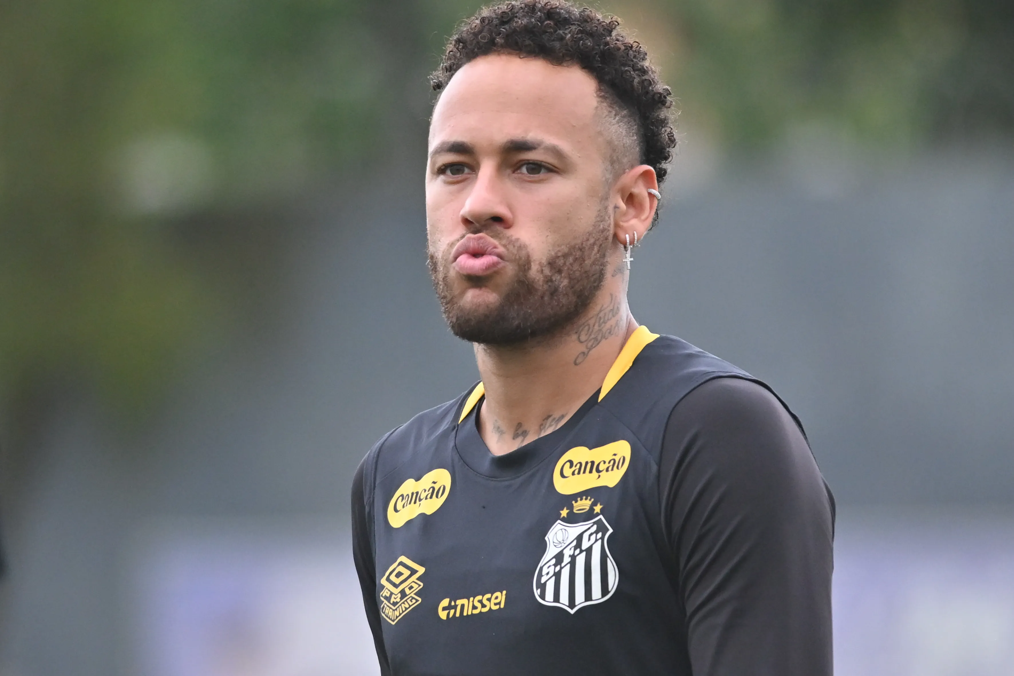 Neymar jogador do Santos durante treino no Centro de Treinamento CT Rei Pele. Foto: Jota Erre/AGIF