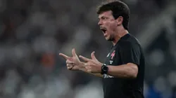 RJ - RIO DE JANEIRO - 05/11/2025 - BRASILEIRO A 2025, BOTAFOGO X VASCO - Fernando Diniz tecnico do Vasco durante partida contra o Botafogo no estadio Engenhao pelo campeonato Brasileiro A 2025. Foto: Jorge Rodrigues/AGIF