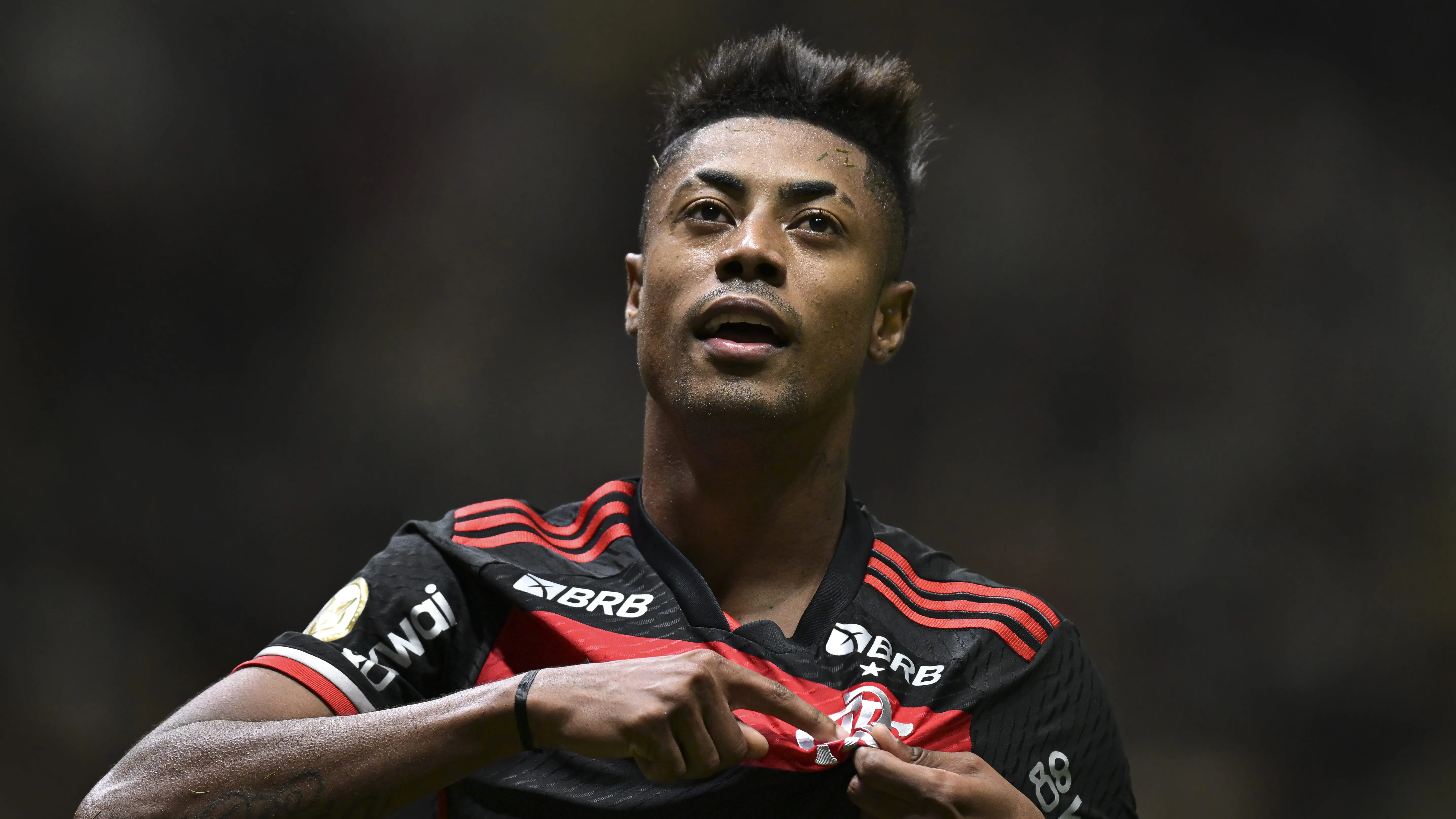 Bruno Henrique, do Flamengo, se livrou de suspensão no STJD e está liberado para jogar