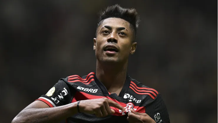 Bruno Henrique, do Flamengo, se livrou de suspensão no STJD e está liberado para jogar