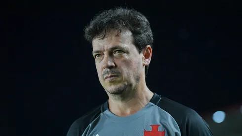 RJ - RIO DE JANEIRO - 02/11/2025 - BRASILEIRO A 2025, VASCO X SAO PAULO - Fernando Diniz tecnico do Vasco durante partida contra o Sao Paulo no estadio Sao Januario pelo campeonato Brasileiro A 2025. Foto: Thiago Ribeiro/AGIF