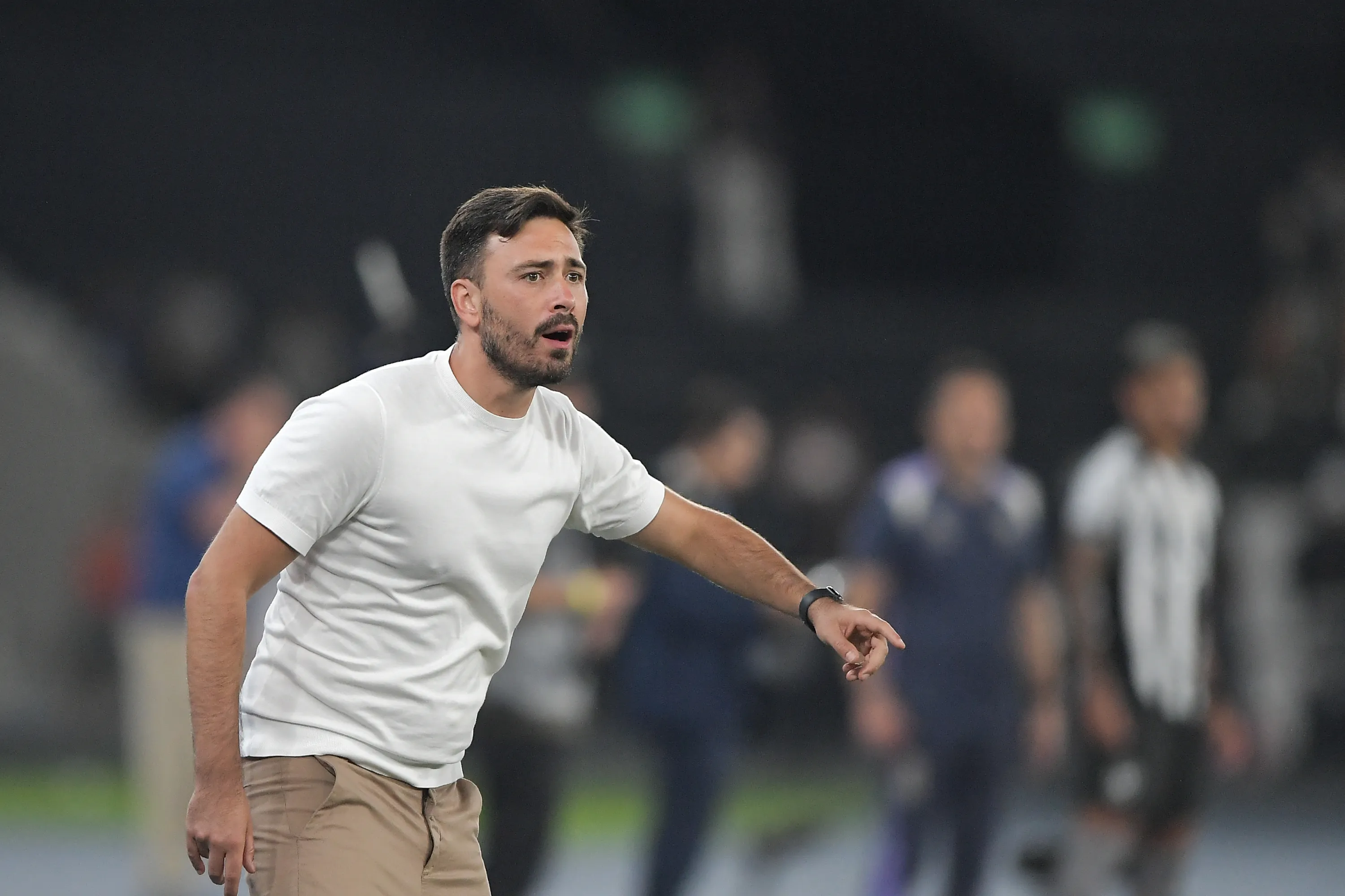 Davide Ancelotti no comando do Botafogo. Foto: Thiago Ribeiro/AGIF