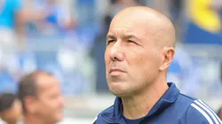 MG - BELO HORIZONTE - 09/11/2025 - BRASILEIRO A 2025, CRUZEIRO X FLUMINENSE - Leonardo Jardim tecnico do Cruzeiro durante partida contra o Fluminense no estadio Mineirao pelo campeonato Brasileiro A 2025. Foto: Gilson Lobo/AGIF