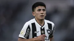 RJ - RIO DE JANEIRO - 09/11/2024 - BRASILEIRO A 2024, BOTAFOGO X CUIABA - Thiago Almada jogador do Botafogo durante partida contra o Cuiaba no estadio Engenhao pelo campeonato Brasileiro A 2024. Foto: Jorge Rodrigues/AGIF