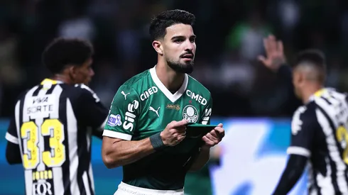 SP - SAO PAULO - 06/11/2025 - BRASILEIRO A 2025, PALMEIRAS X SANTOS - Flaco Lopez jogador do Palmeiras durante partida contra o Santos no estadio Arena Allianz Parque pelo campeonato Brasileiro A 2025. Foto: Ettore Chiereguini/AGIF