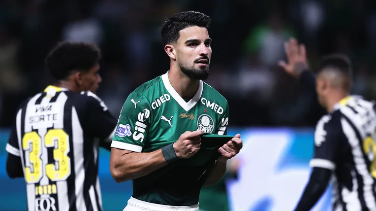 SP - SAO PAULO - 06/11/2025 - BRASILEIRO A 2025, PALMEIRAS X SANTOS - Flaco Lopez jogador do Palmeiras durante partida contra o Santos no estadio Arena Allianz Parque pelo campeonato Brasileiro A 2025. Foto: Ettore Chiereguini/AGIF