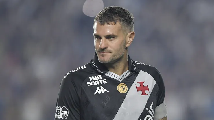 Vegetti é um dos jogadores que perderam espaço no Vasco. Foto: Thiago Ribeiro/AGIF