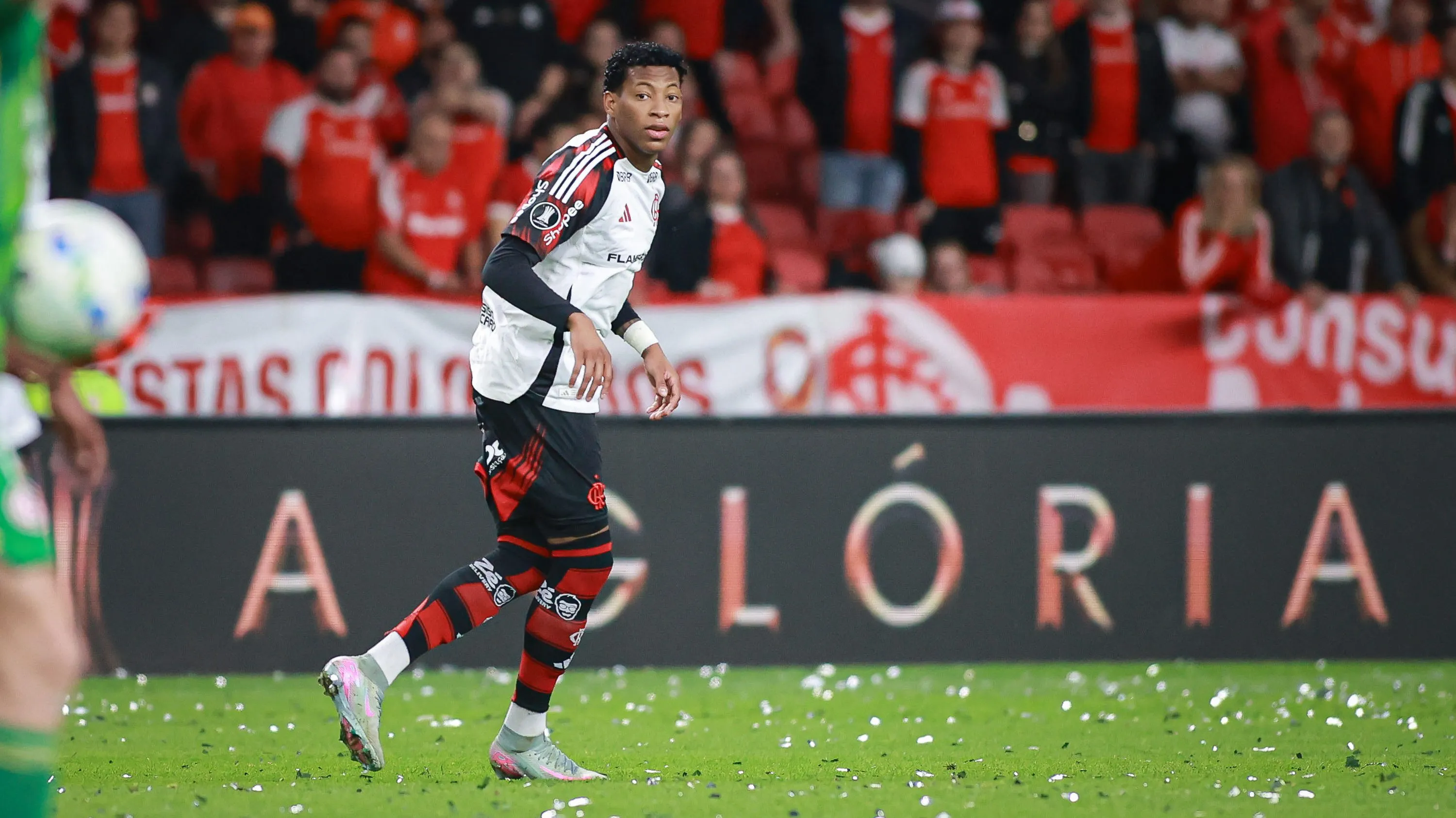 Plata é respaldado nos bastidores do Flamengo mesmo após erros – Foto: Maxi Franzoi/AGIF