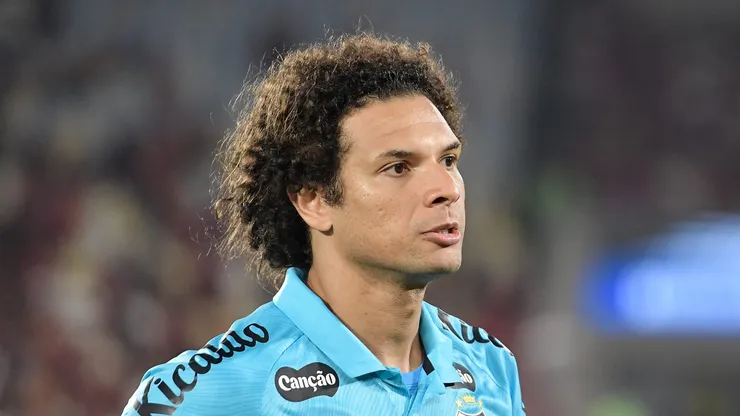 Arão durante partida do Peixe no Maracanã