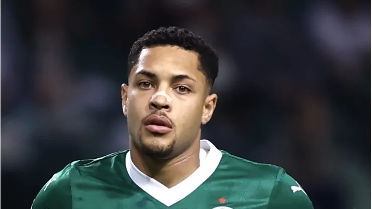 SP - SAO PAULO - 01/10/2025 - BRASILEIRO A 2025, PALMEIRAS X VASCO - Vitor Roque jogador do Palmeiras durante partida contra o Vasco no estadio Arena Allianz Parque pelo campeonato Brasileiro A 2025.