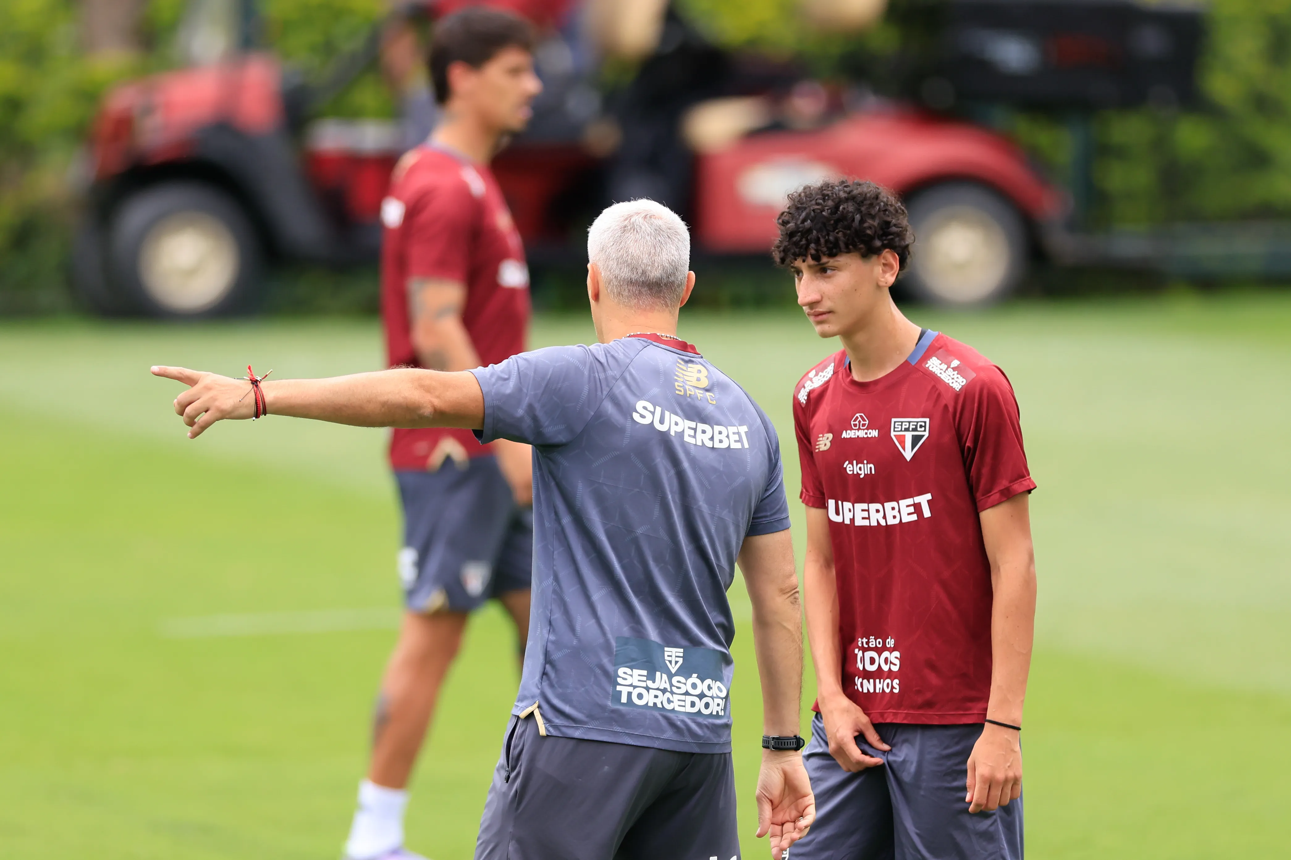 SP – SAO PAULO – 14/11/2025 – TREINO DO SAO PAULO – Hernan Crespo tecnico do Sao Paulo durante treino no estadio CT Barra Funda. Foto: Marcello Zambrana/AGIF
