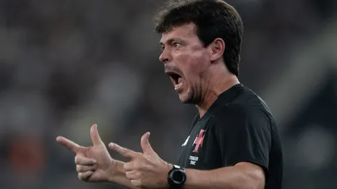 Treinador segue fazendo testes - Foto: Jorge Rodrigues/AGIF.