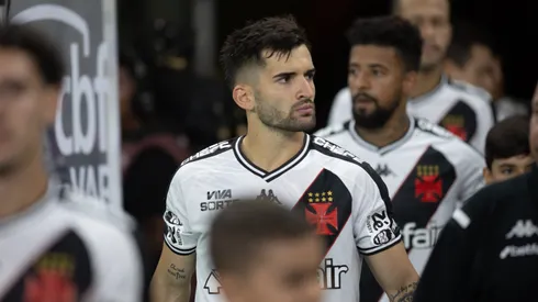CE - FORTALEZA - 15/04/2025 - BRASILEIRO A 2025, CEARA X VASCO - garre jogador do Vasco durante partida contra o Ceara no estadio Arena Castelao pelo campeonato Brasileiro A 2025. Foto: Baggio Rodrigues/AGIF