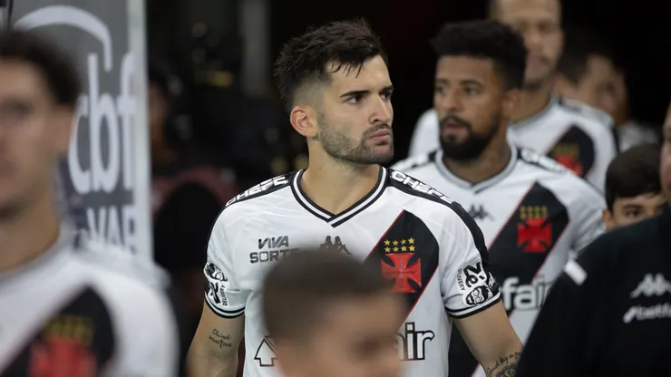 CE - FORTALEZA - 15/04/2025 - BRASILEIRO A 2025, CEARA X VASCO - garre jogador do Vasco durante partida contra o Ceara no estadio Arena Castelao pelo campeonato Brasileiro A 2025. Foto: Baggio Rodrigues/AGIF
