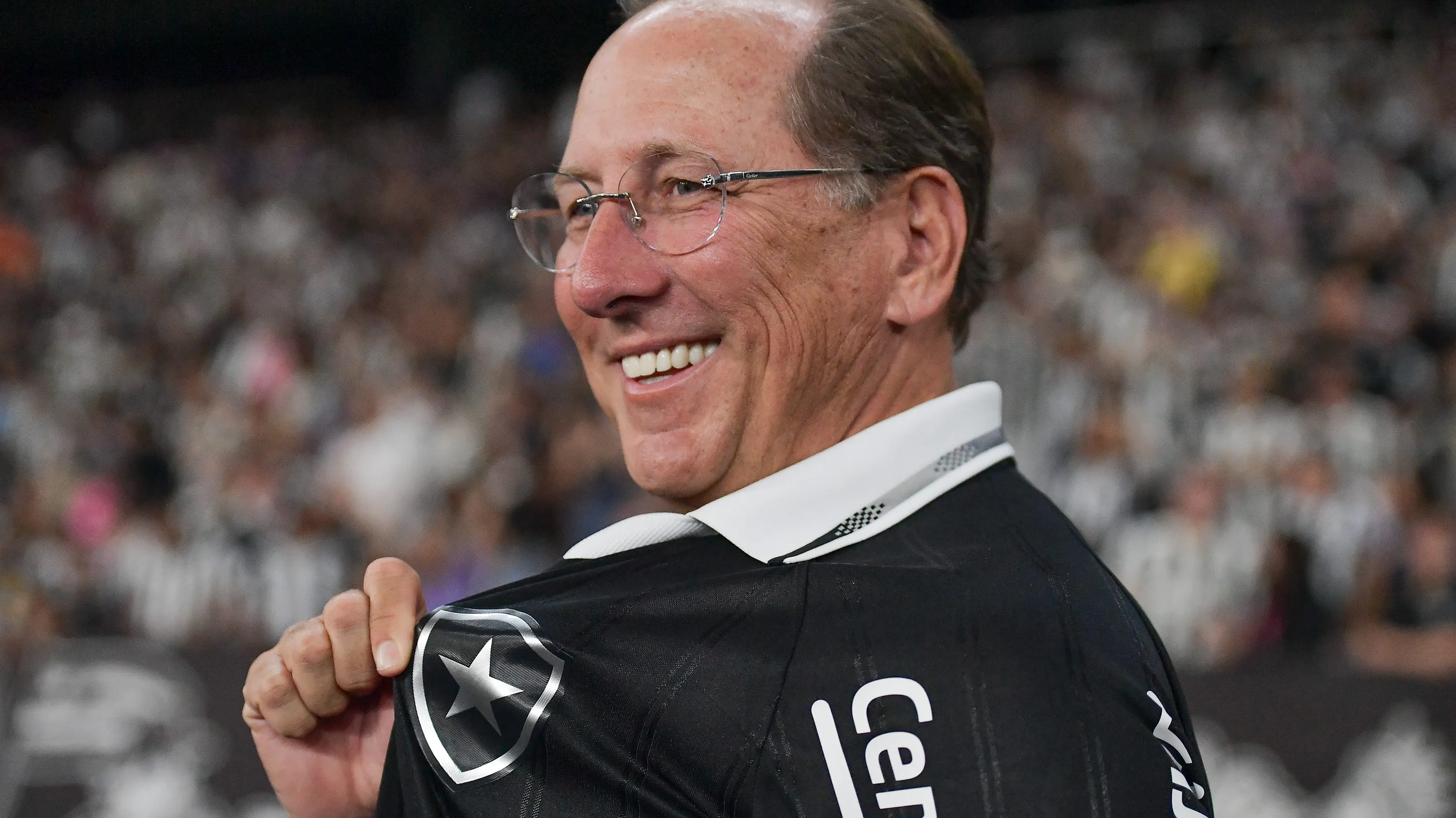 RJ – RIO DE JANEIRO – 26/07/2025 – BRASILEIRO A 2025, BOTAFOGO X CORINTHIANS – John Textor CEO do Botafogo durante partida contra o Corinthians no estadio Engenhao pelo campeonato Brasileiro A 2025. Foto: Thiago Ribeiro/AGIF