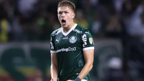 SP - SAO PAULO - 30/10/2025 - COPA LIBERTADORES 2025, PALMEIRAS X LDU - Bruno Fuchs jogador do Palmeiras comemora seu gol durante partida contra o LDU no estadio Arena Allianz Parque pelo campeonato Copa Libertadores 2025. Foto: Marcello Zambrana/AGIF