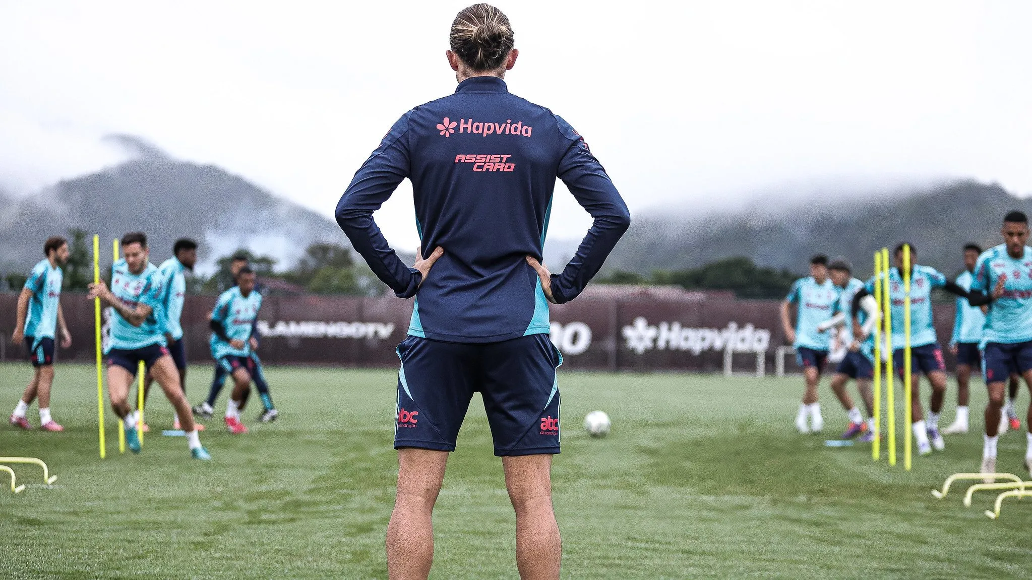 Filipe Luís comanda treino no Ninho do Urubu – Fotos: Gilvan de Souza/Flamengo