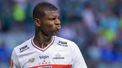 Arboleda é o novo lesionado e cria mais problemas para o técnico Hernán Crespo