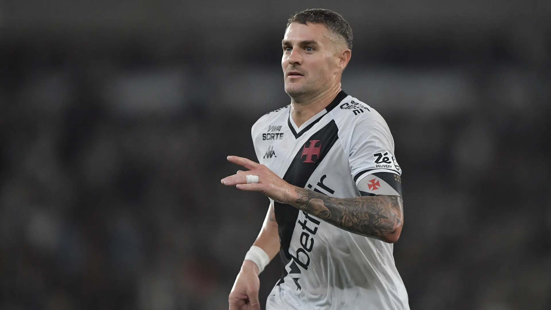 Vegetti receberá nova chance como titular em Grêmio x Vasco – Foto: Thiago Ribeiro/AGIF