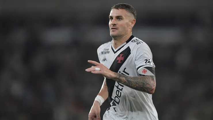 Vegetti em jogo pelo Vasco da Gama em 2025 - Foto: Thiago Ribeiro/AGIF