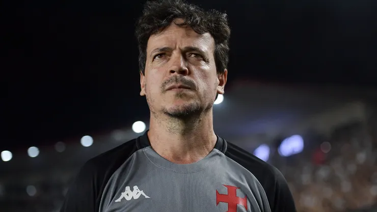 Fernando Diniz tem dúvidas no Vasco para enfrentar o Grêmio - Foto: Thiago Ribeiro/AGIF