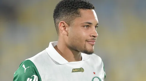 Vitor Roque não será suspenso pelo STJD.