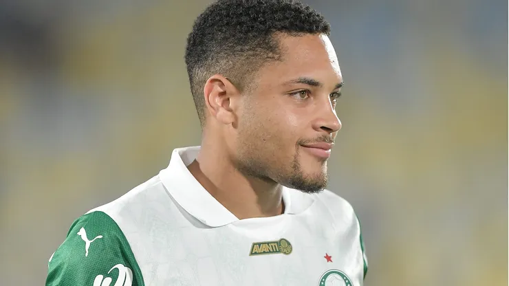 Vitor Roque não será suspenso pelo STJD.