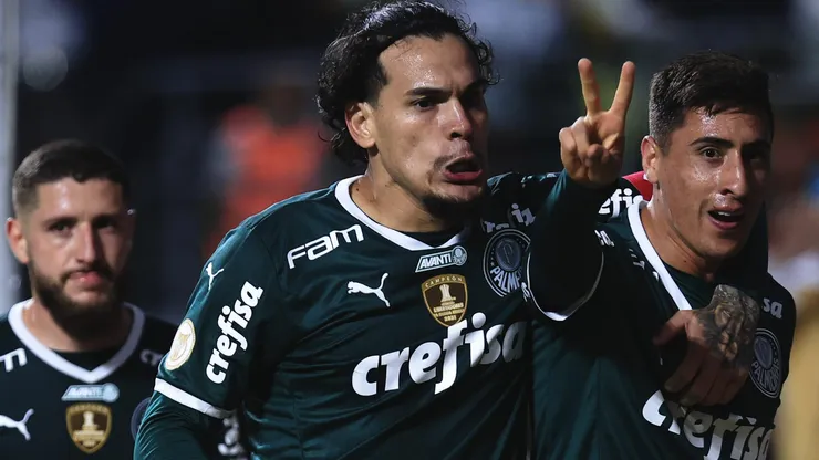 Palmeiras conquistou 16 pontos de 18 possíveis nos clássicos do Brasileirão em 2022