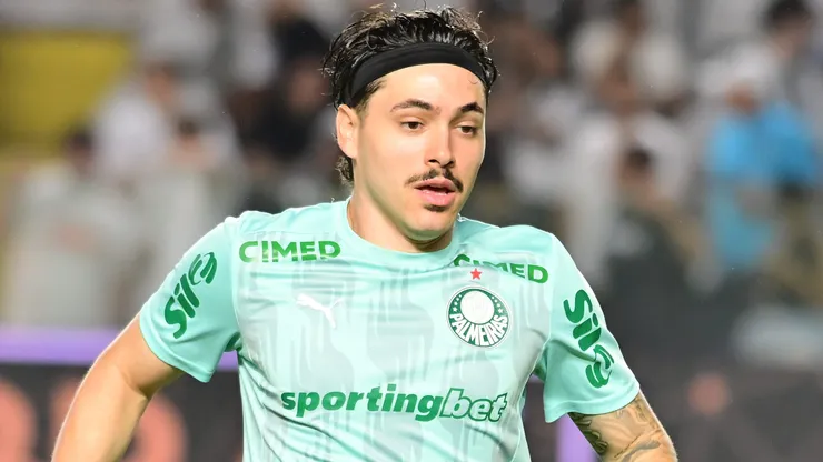 Mauricio jogador do Palmeiras durante aquecimento antes da partida contra o Santos - Foto: Jota Erre/AGIF