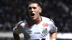 Rollheiser marca no fim e Santos bate o Palmeiras para sair do Z4 do Brasileirão.