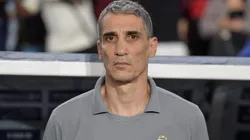 Juan Pablo Vojvoda, técnico do Santos, durante partida contra o Flamengo no estadio Maracana pelo campeonato Brasileiro A 2025. Foto: Thiago Ribeiro/AGIF