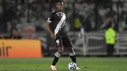 Carlos Cuesta em ação pelo Vasco - Foto: Thiago Ribeiro/AGIF