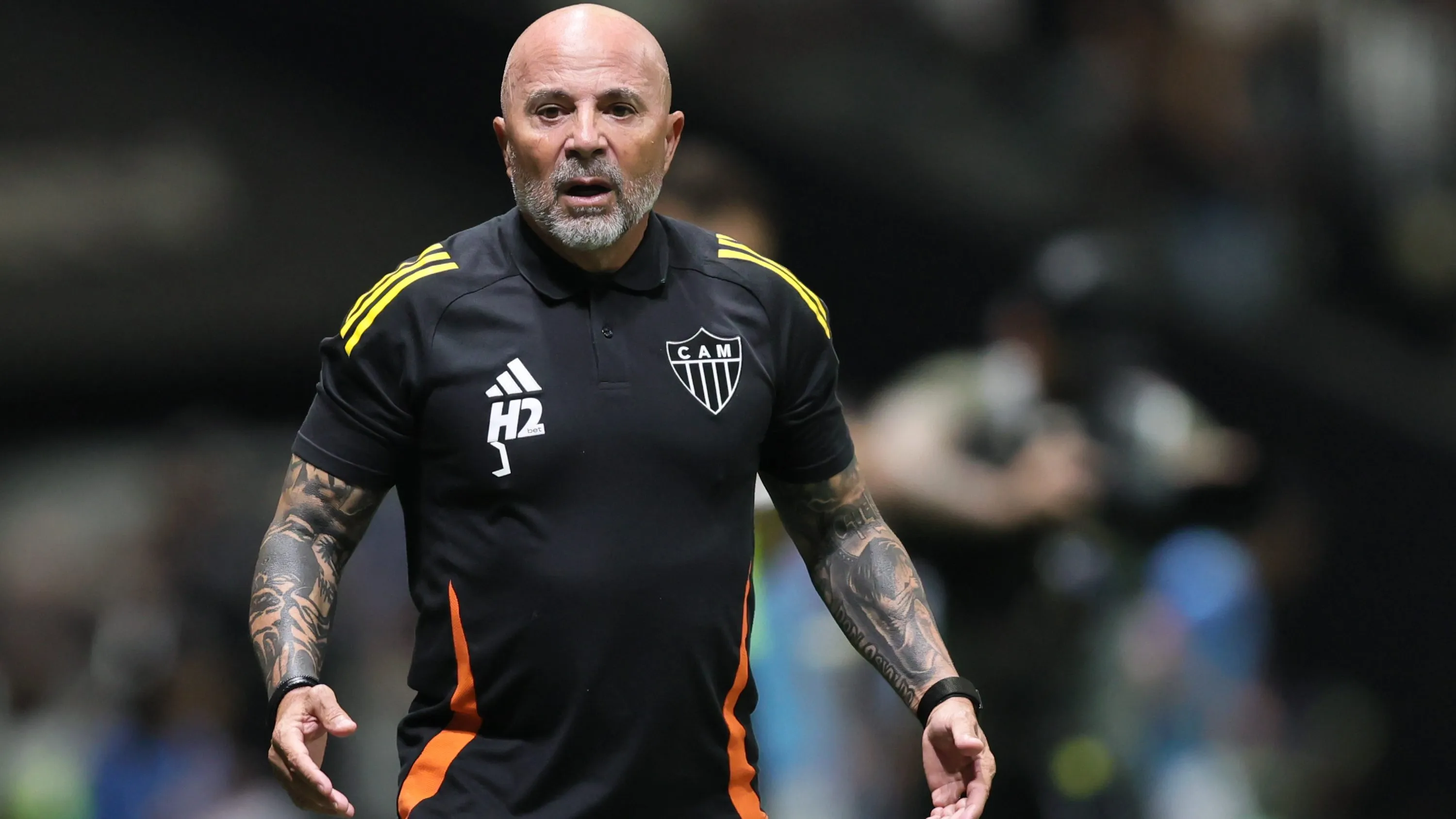 MG – BELO HORIZONTE – 12/11/2025 – BRASILEIRO A 2025, ATLETICO-MG X FORTALEZA – Jorge Sampaoli tecnico do Atletico-MG durante partida contra o Fortaleza no estadio Arena MRV pelo campeonato Brasileiro A 2025. Foto: Gilson Lobo/AGIF