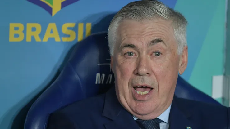 Carlo Ancelotti durante partida da Seleção Brasileira - Foto: Thiago Ribeiro/AGIF