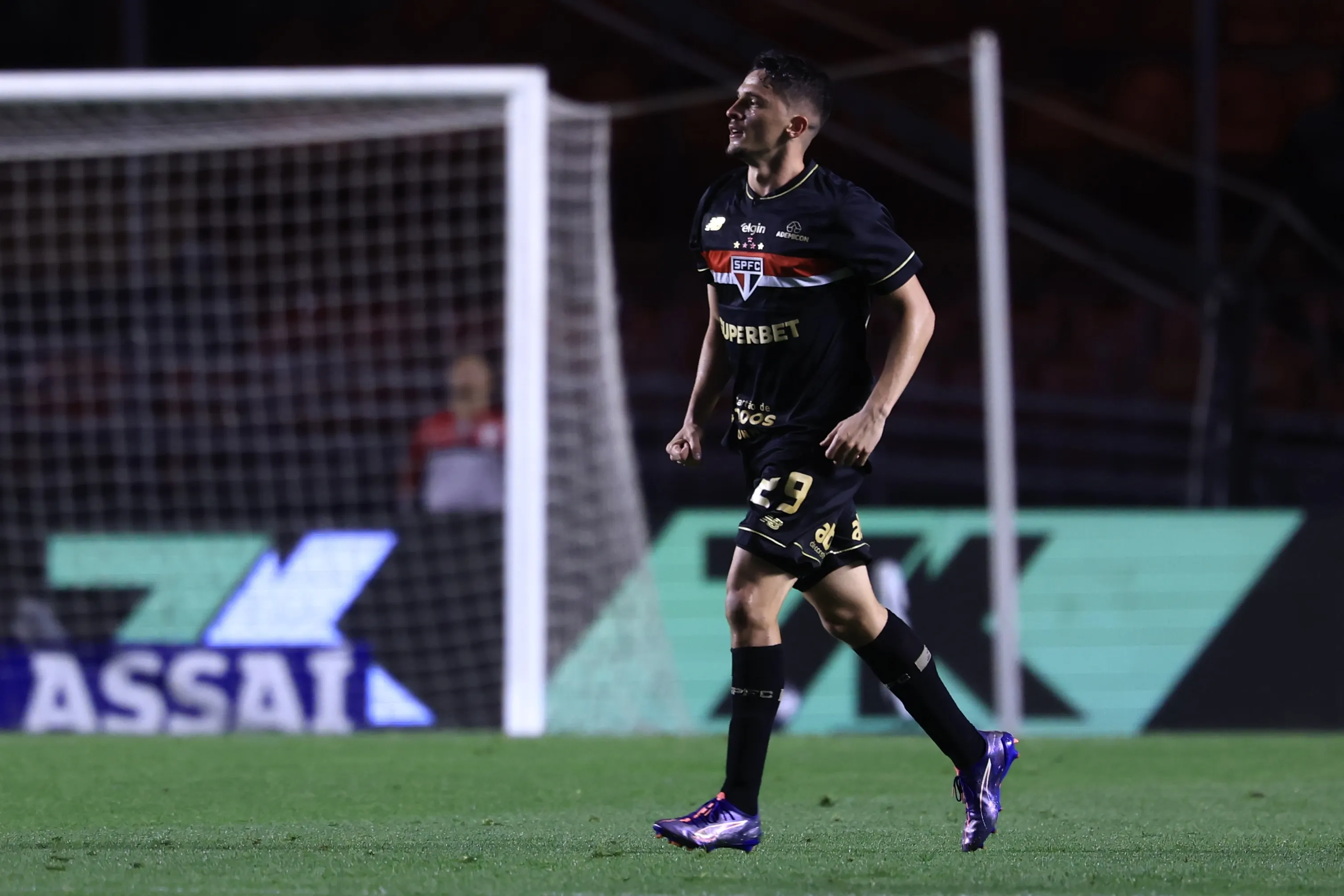 Pablo Maia durante partida pelo São Paulo. Foto: Marcello Zambrana/AGIF